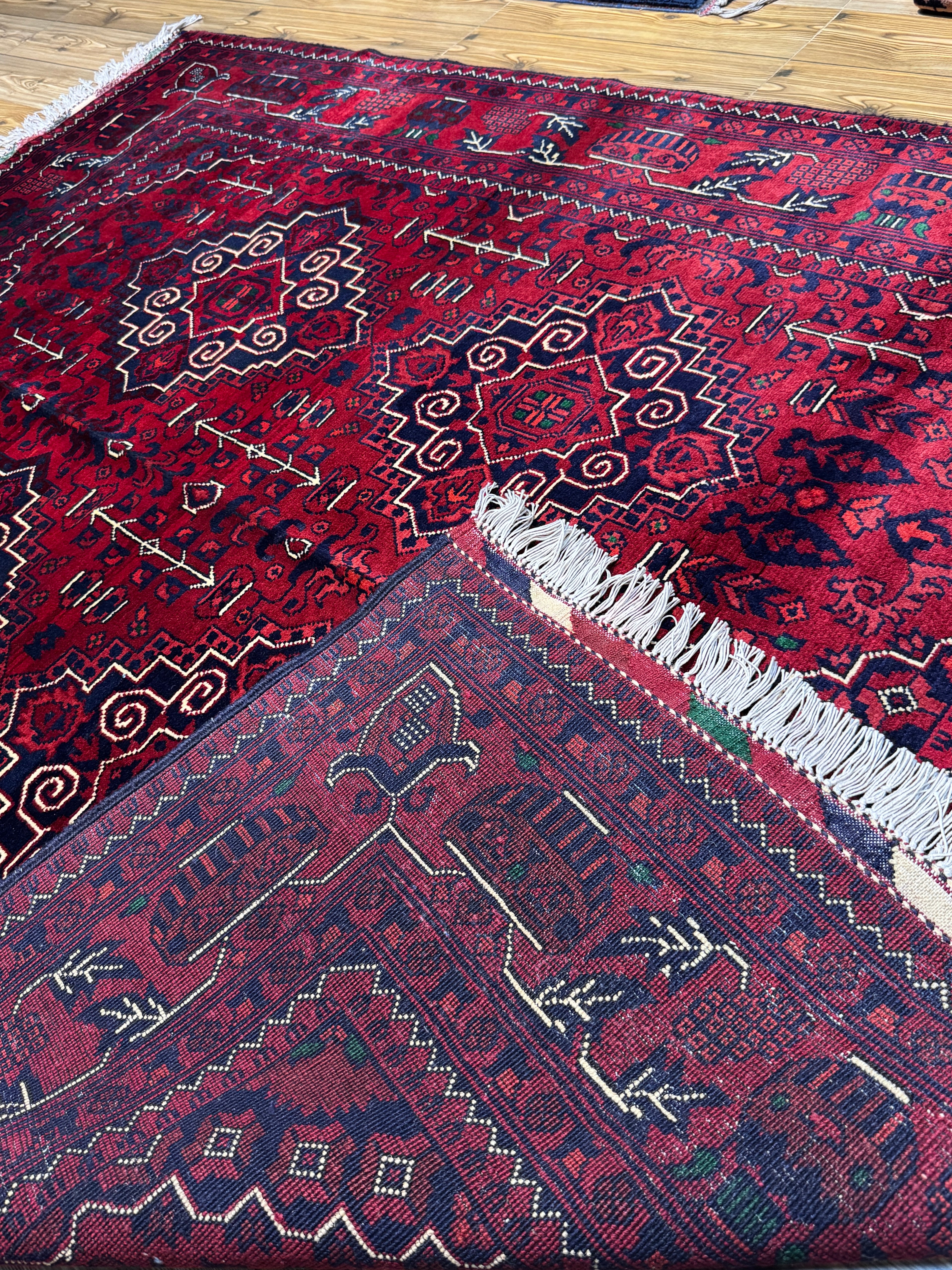 Baluch – Deep Red Hooked Diamond Medallion