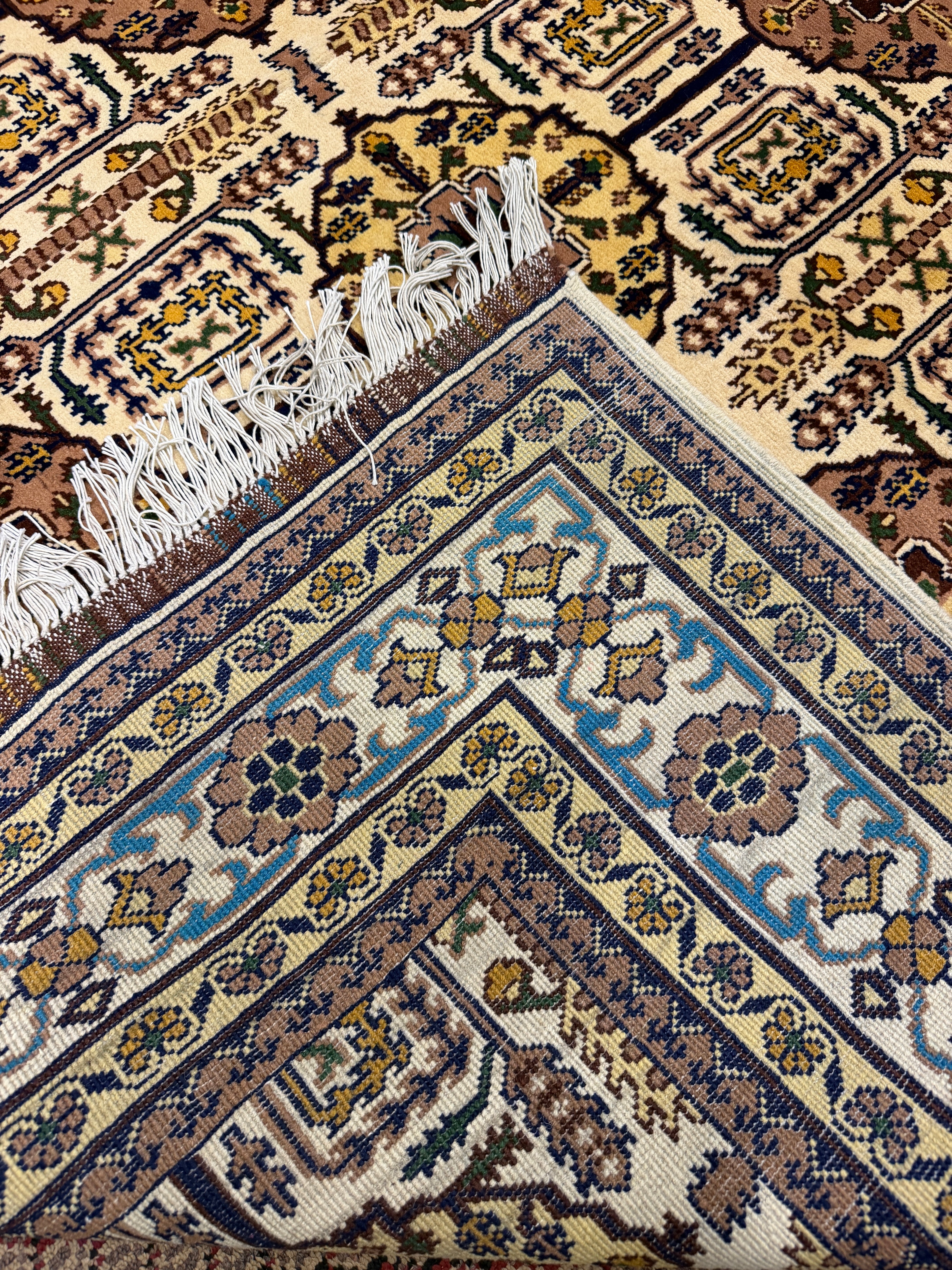 Bokhara – Ivory & Mocha Medallion