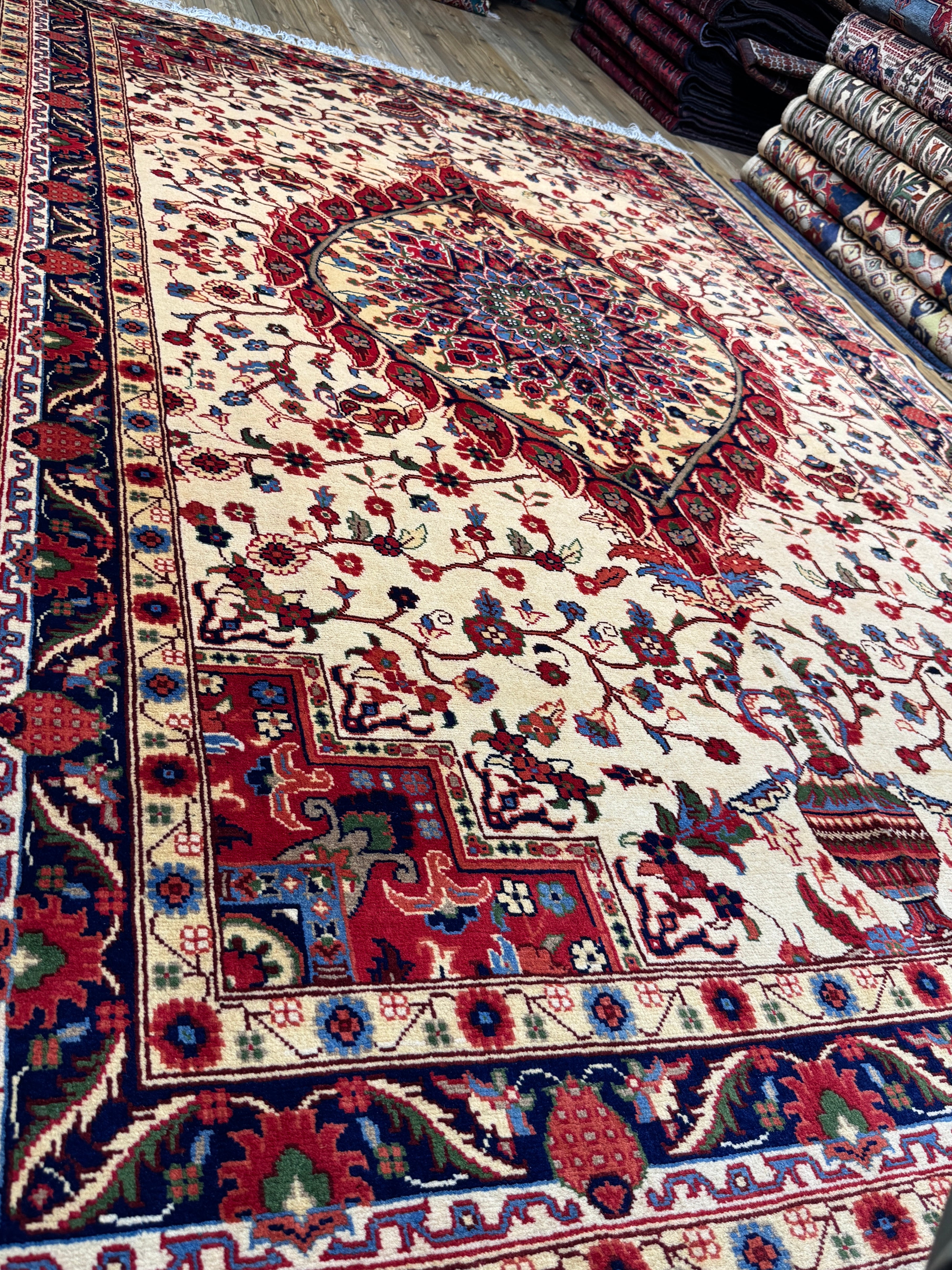 Tabriz-Style – Ivory Floral Medallion (Afghan-Woven)