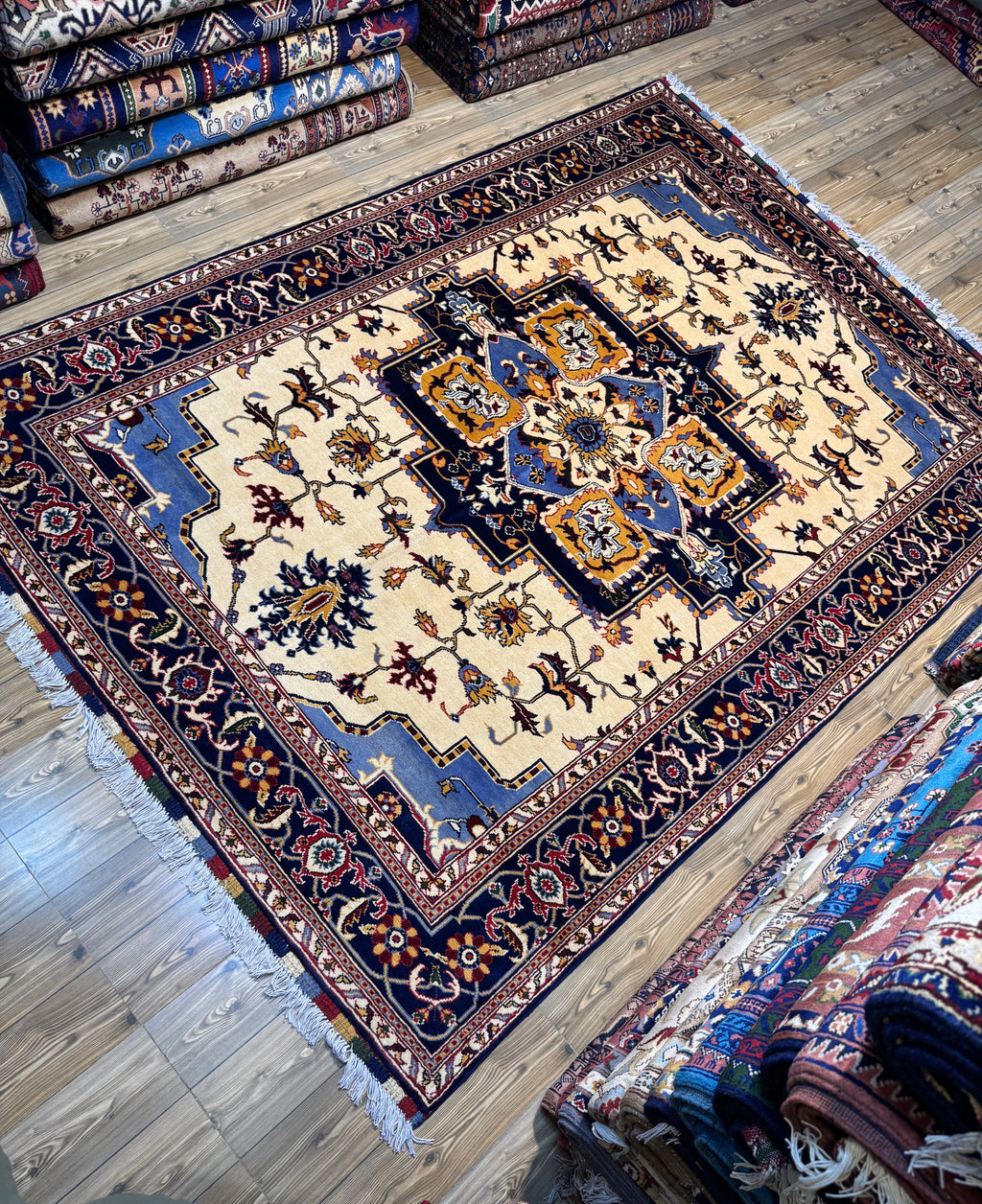 Heriz-Style – Ivory & Slate Star Medallion