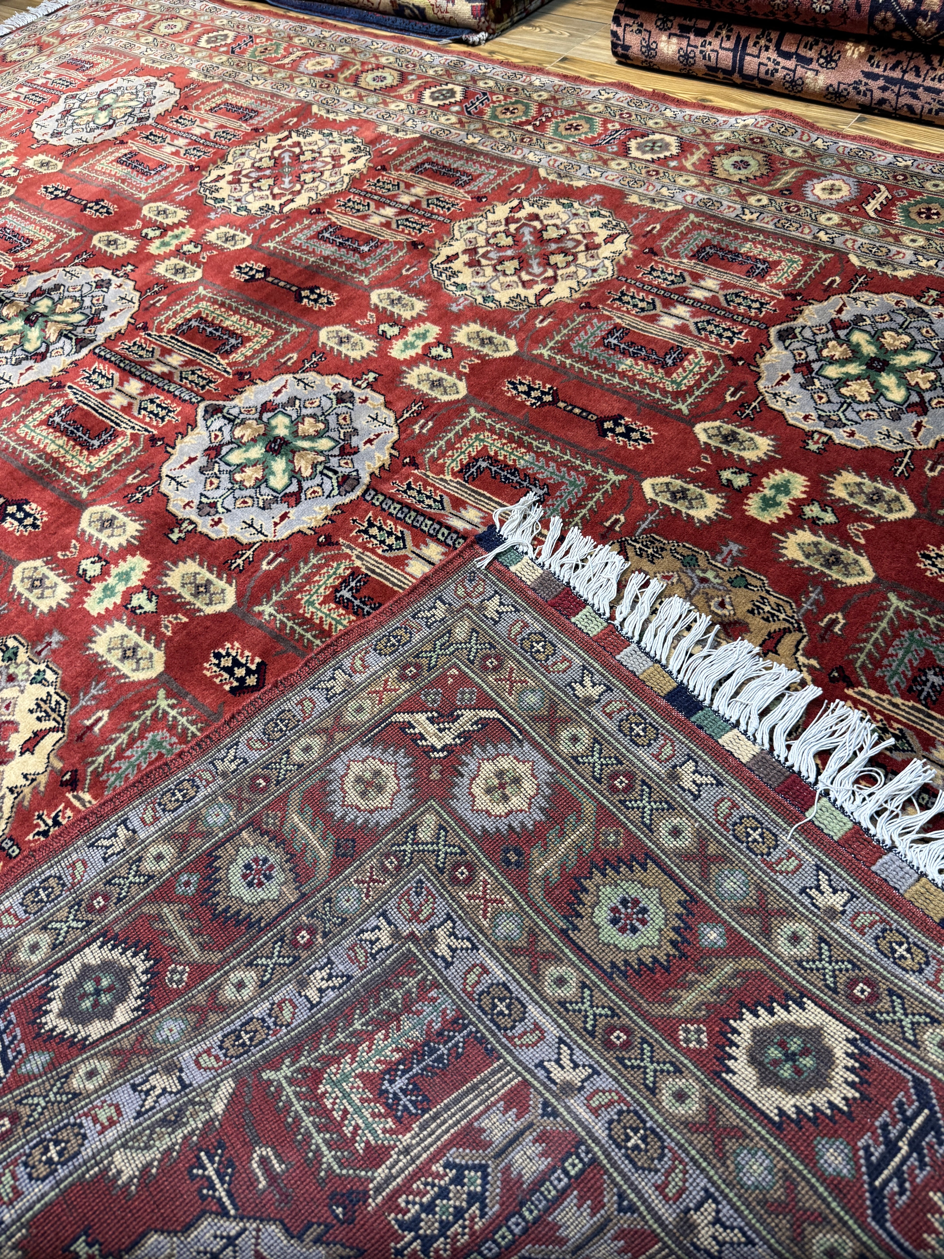 Kazak – Rust & Ivory Sunburst Medallion Grid
