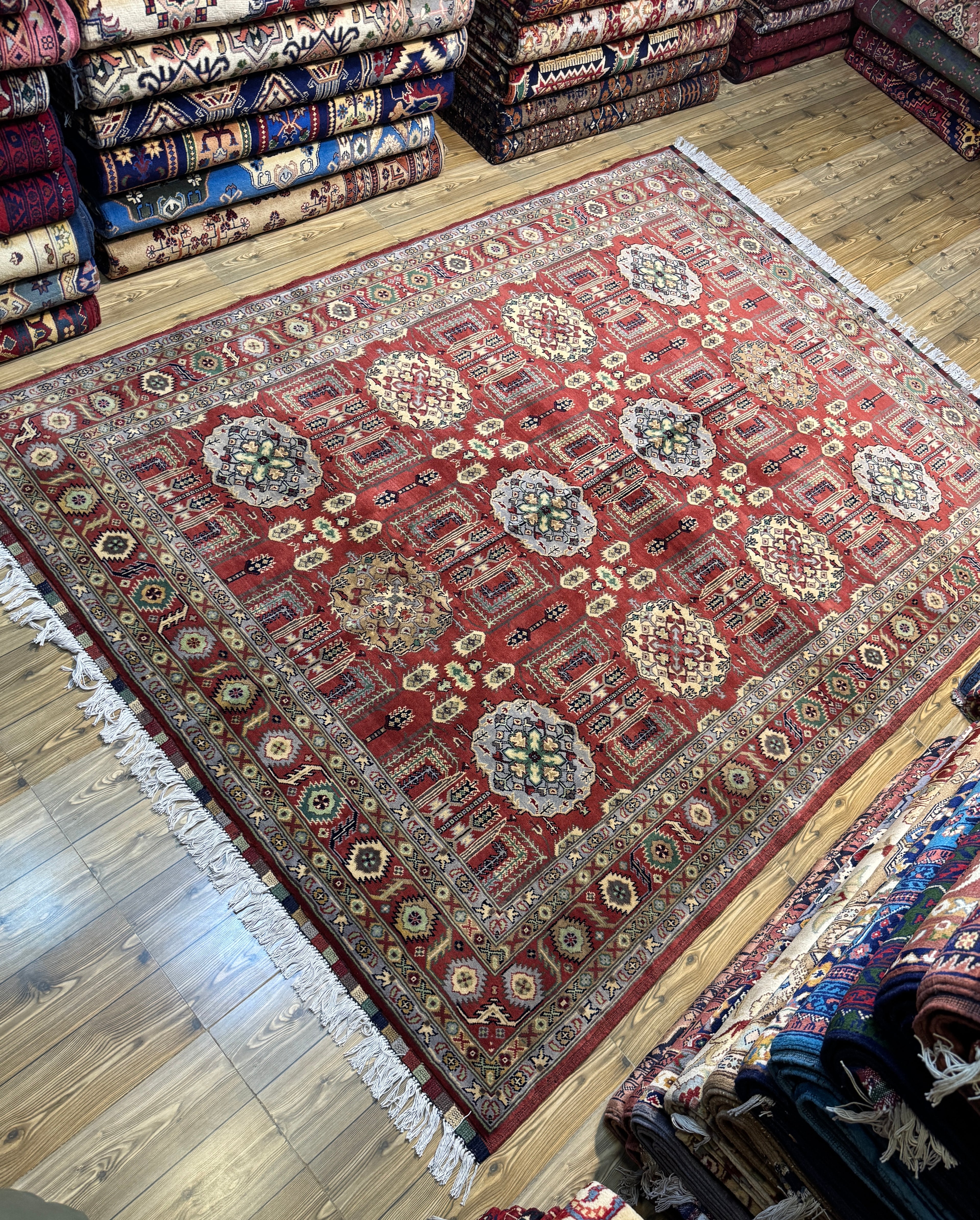 Kazak – Rust & Ivory Sunburst Medallion Grid