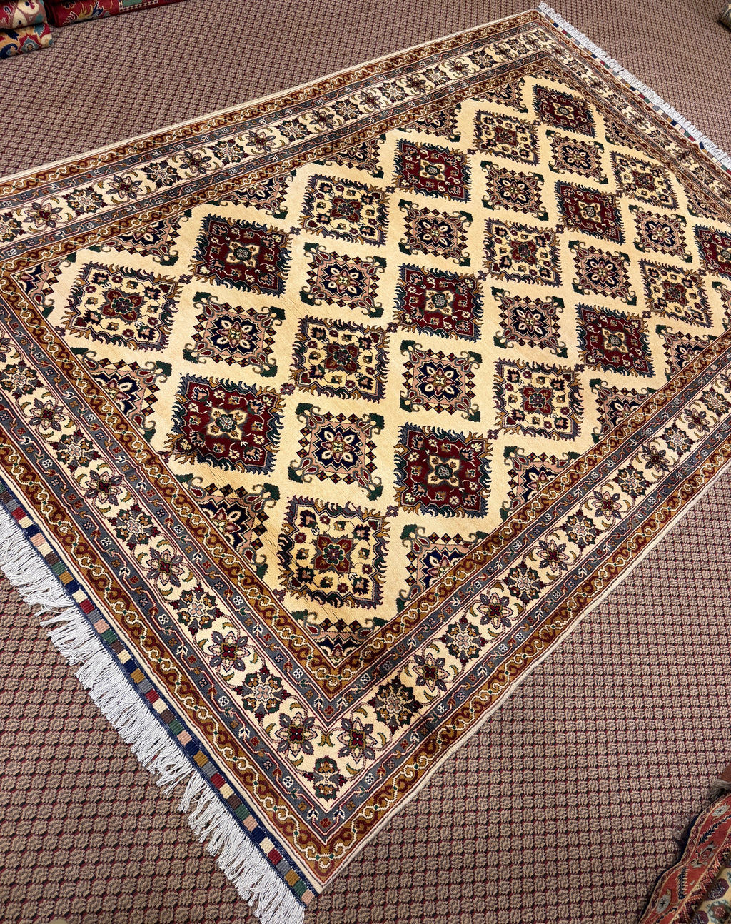 Karabagh – Ivory & Red Diamond Lattice