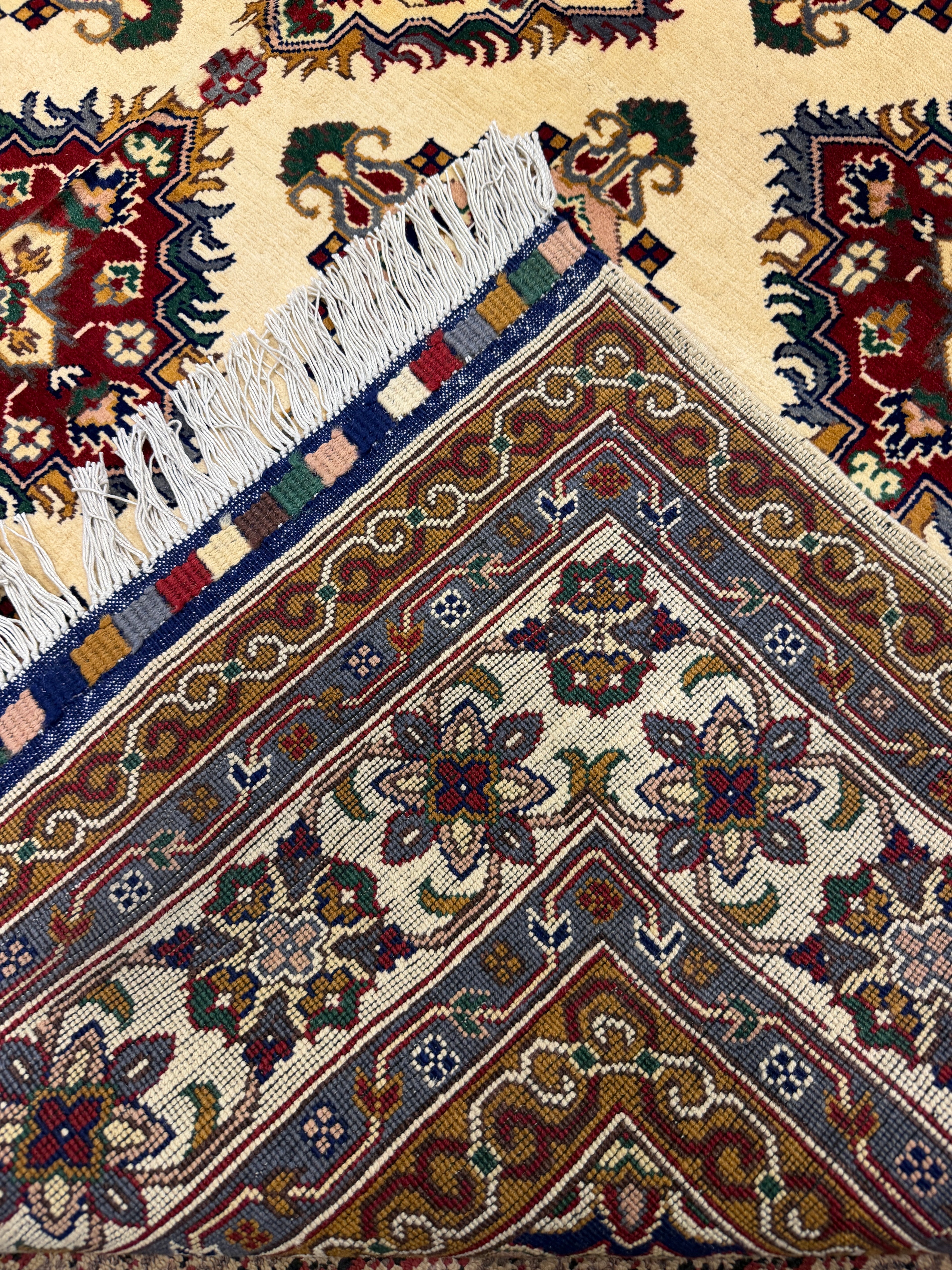 Karabagh – Ivory & Red Diamond Lattice