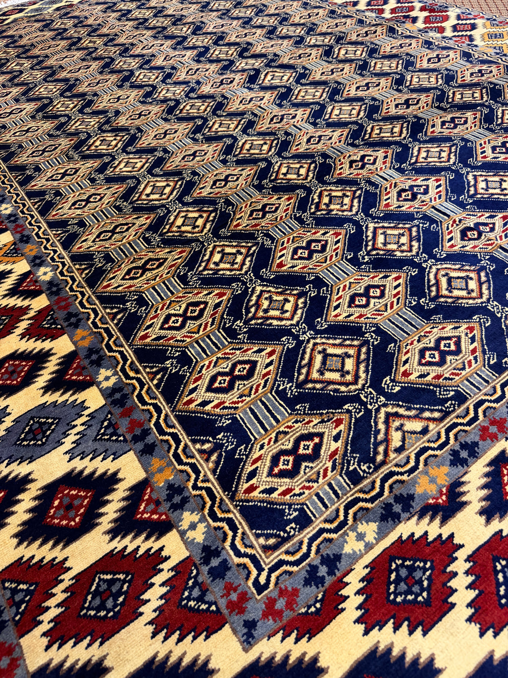Baluchi – Navy & Gold Diamond Repeat