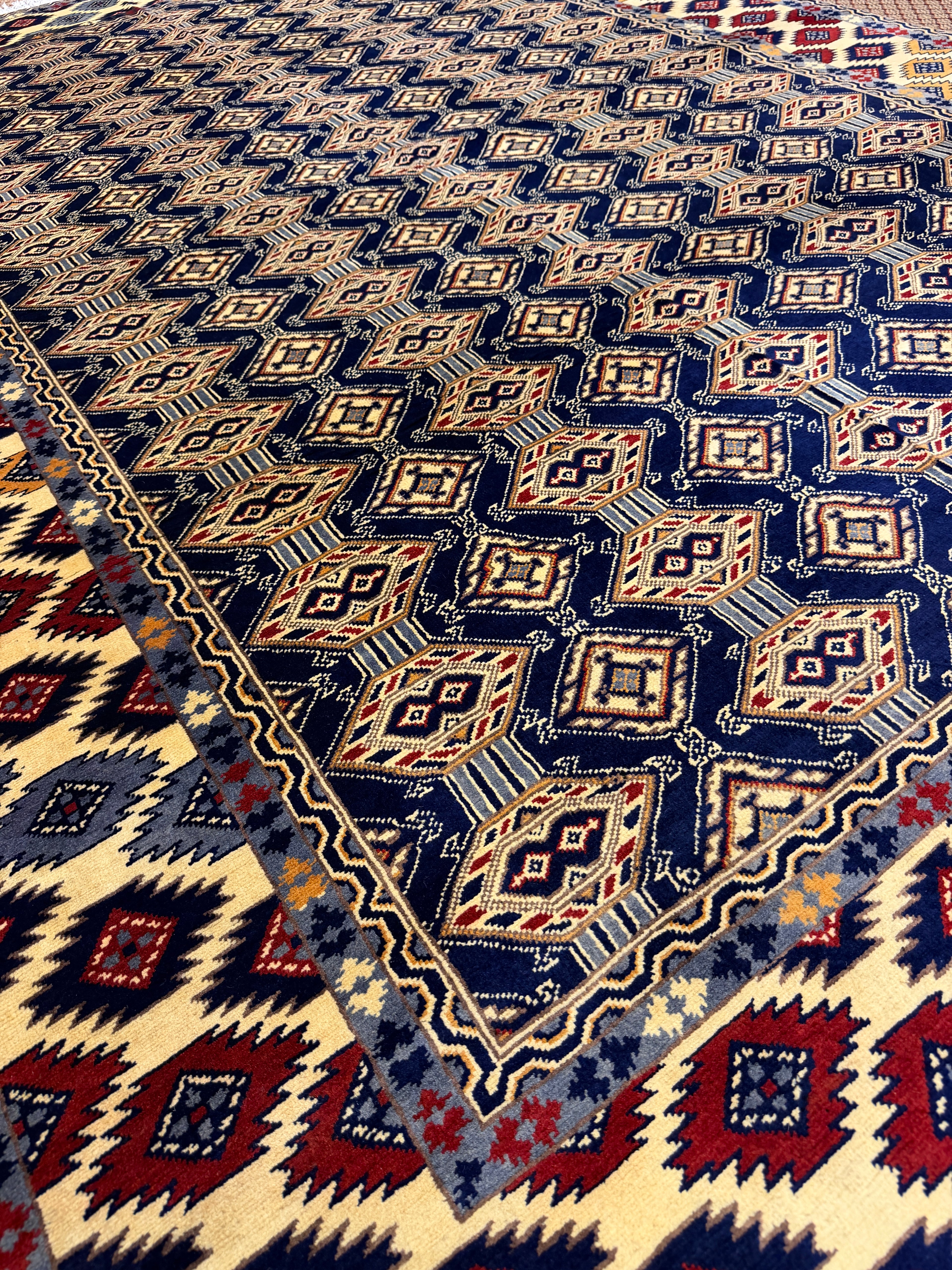 Baluchi – Navy & Gold Diamond Repeat