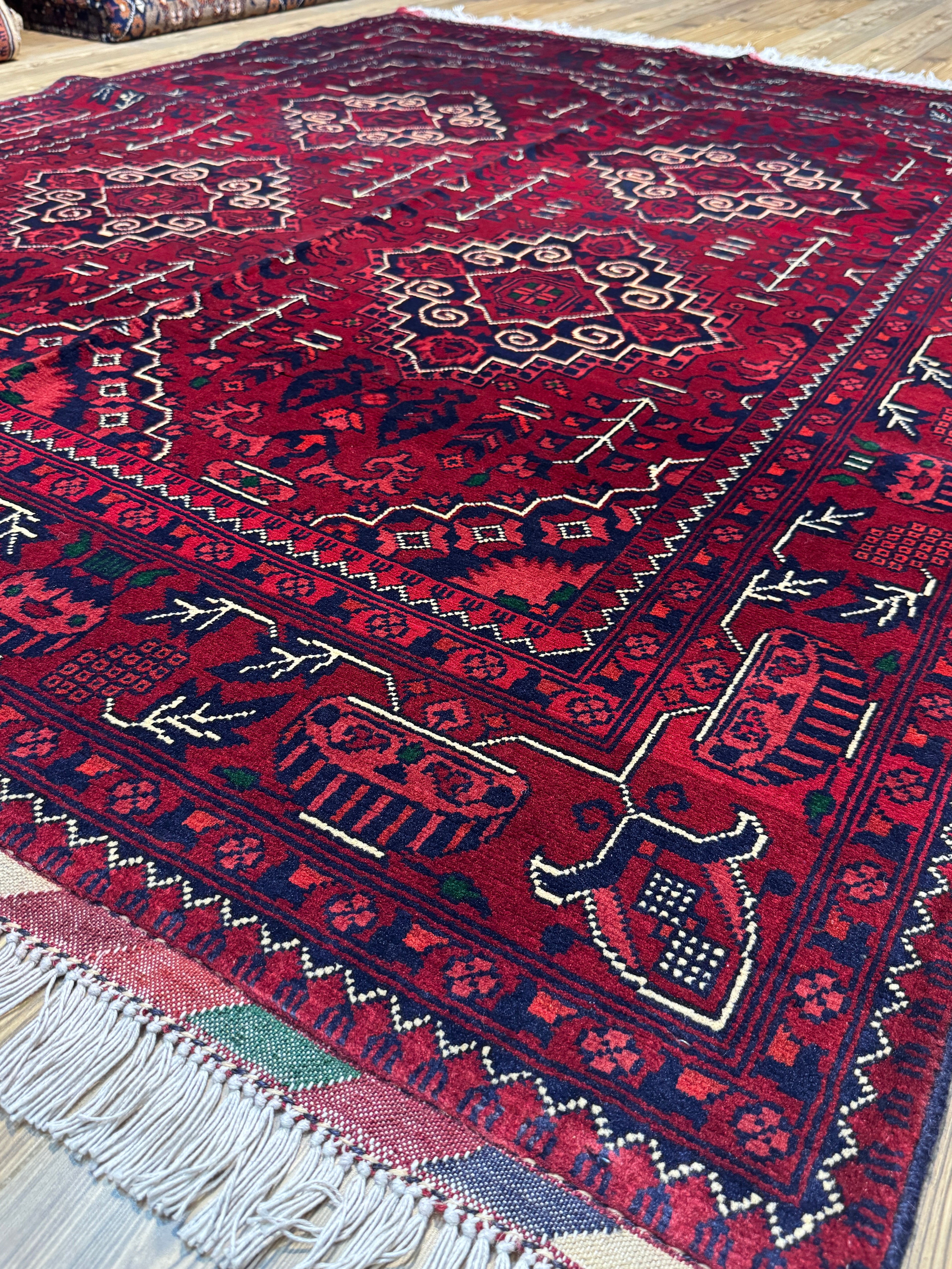 Baluch – Deep Red Hooked Diamond Medallion