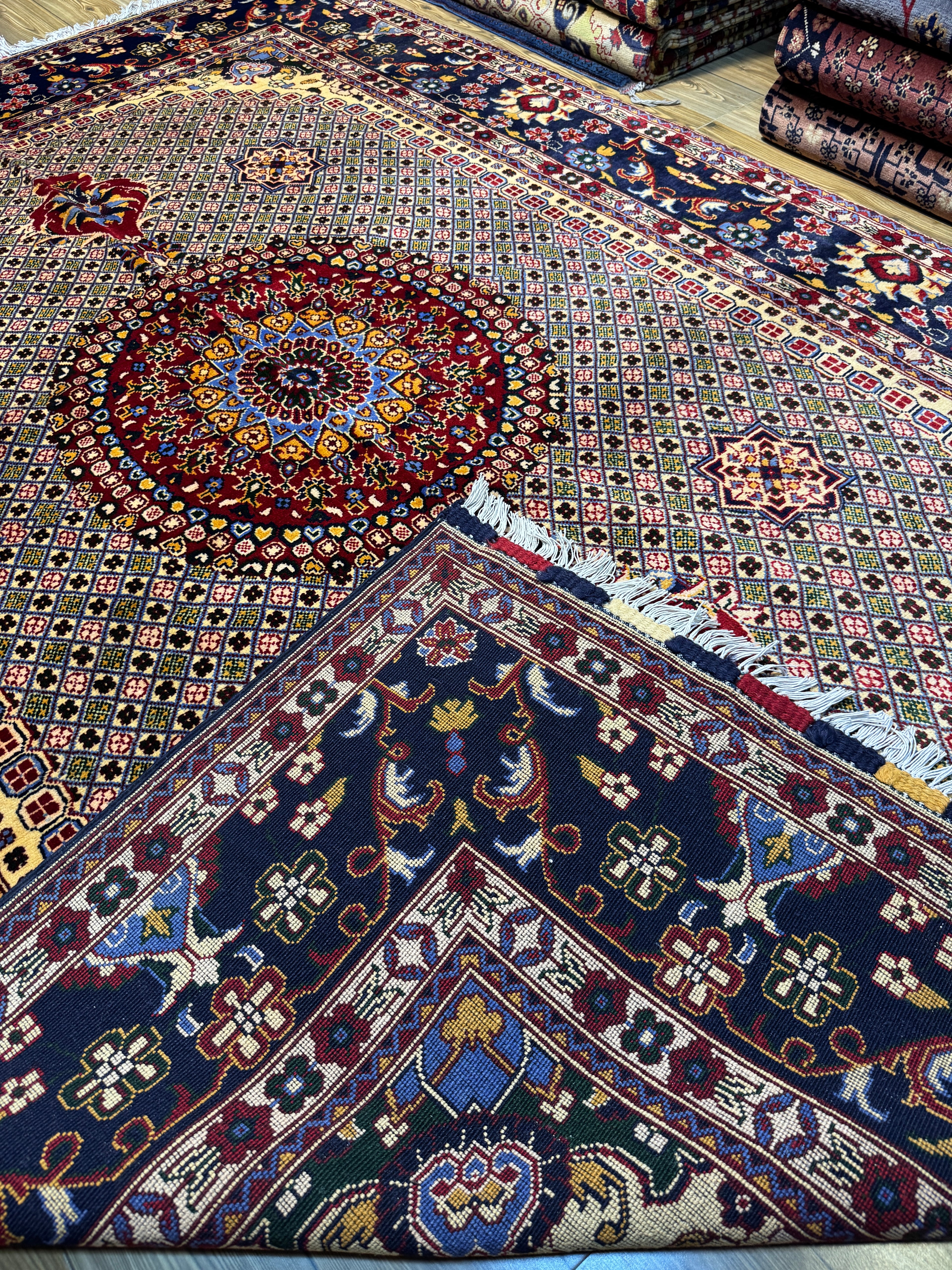 Qom-Style – Ivory & Navy Sunburst Medallion
