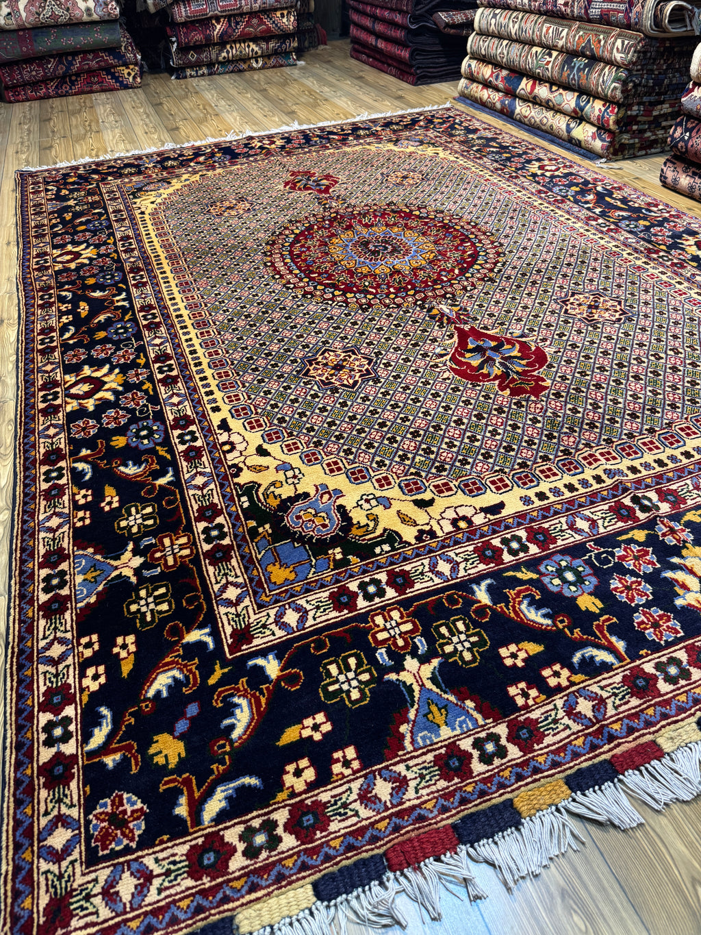 Qom-Style – Ivory & Navy Sunburst Medallion