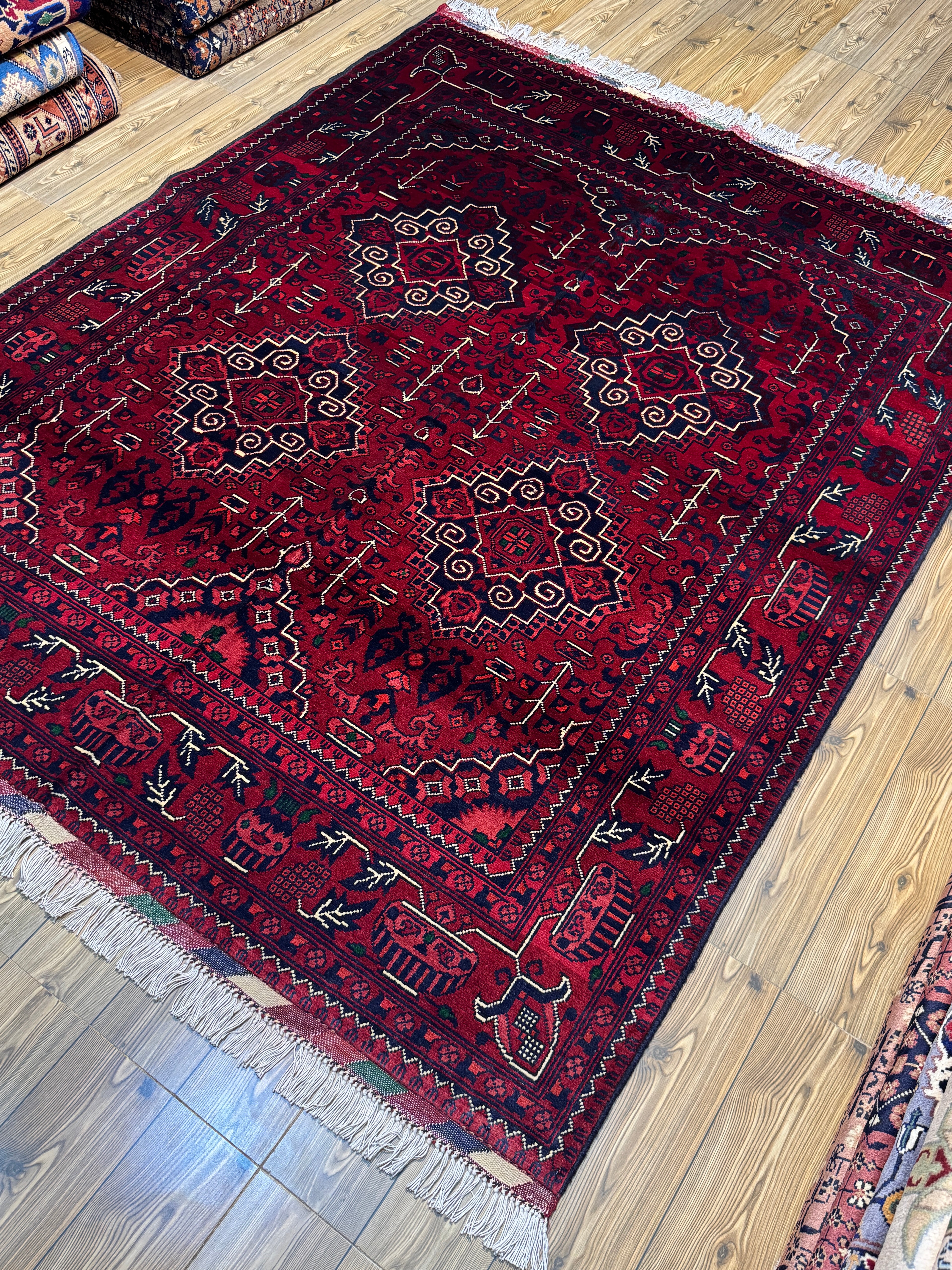 Baluch – Deep Red Hooked Diamond Medallion