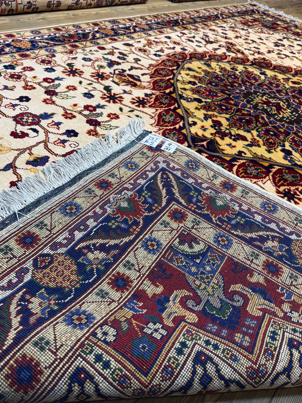Tabriz-Style – Ivory Floral Medallion II (Afghan-Woven)