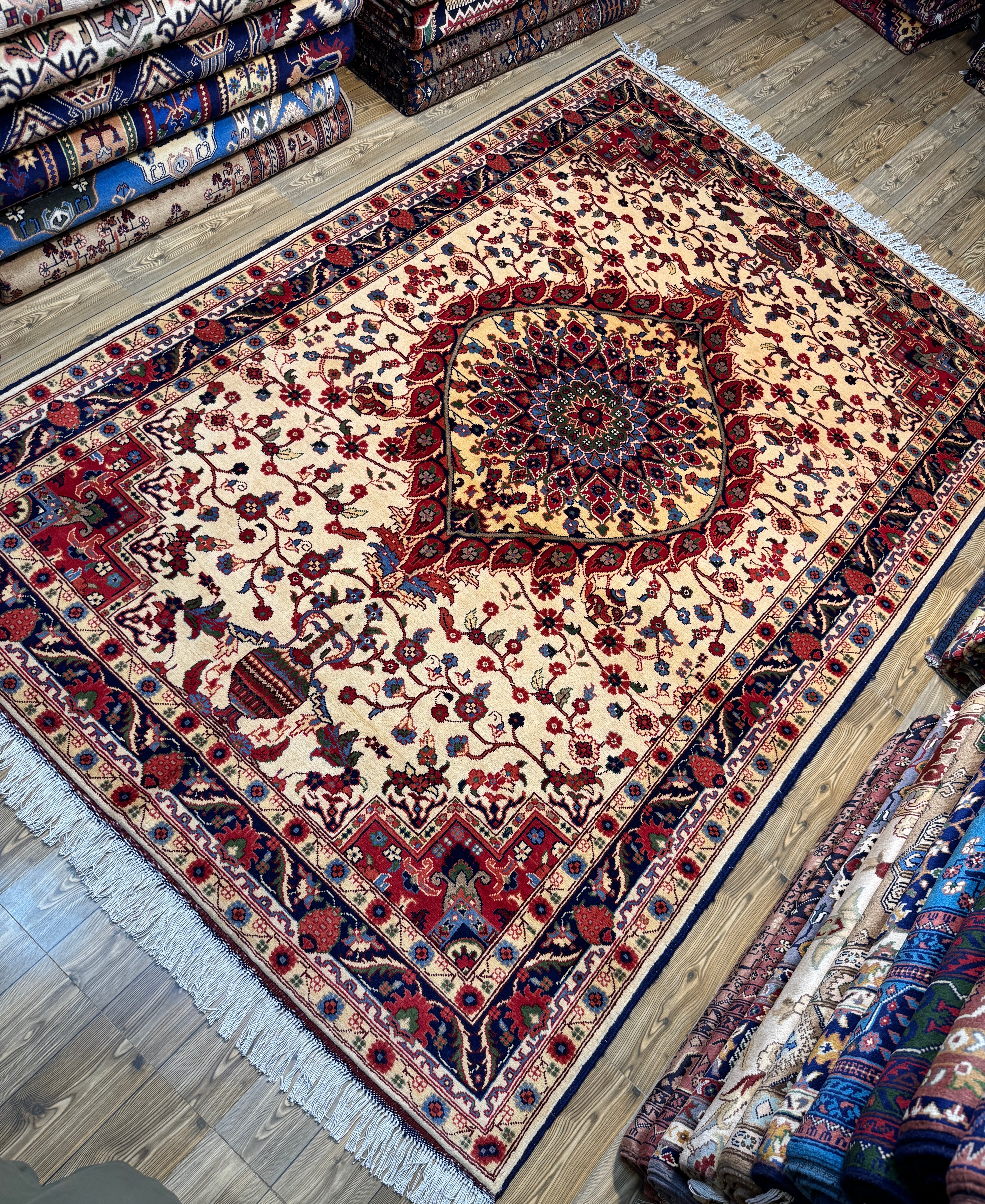 Tabriz-Style – Ivory Floral Medallion (Afghan-Woven)
