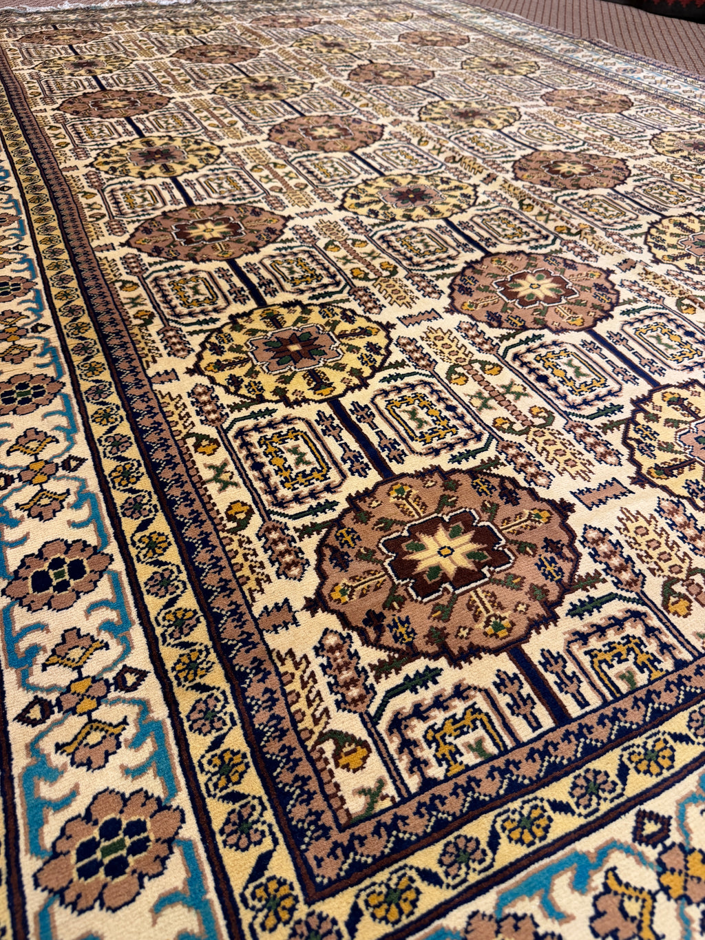 Bokhara – Ivory & Mocha Medallion