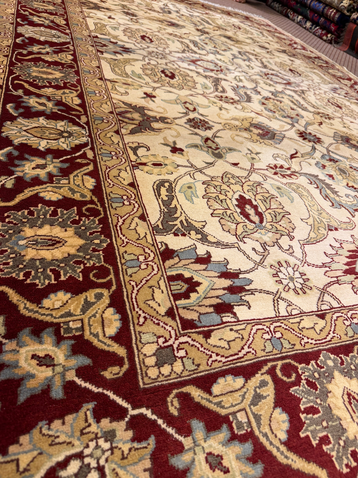 Agra – Ivory & Burgundy Floral Vine
