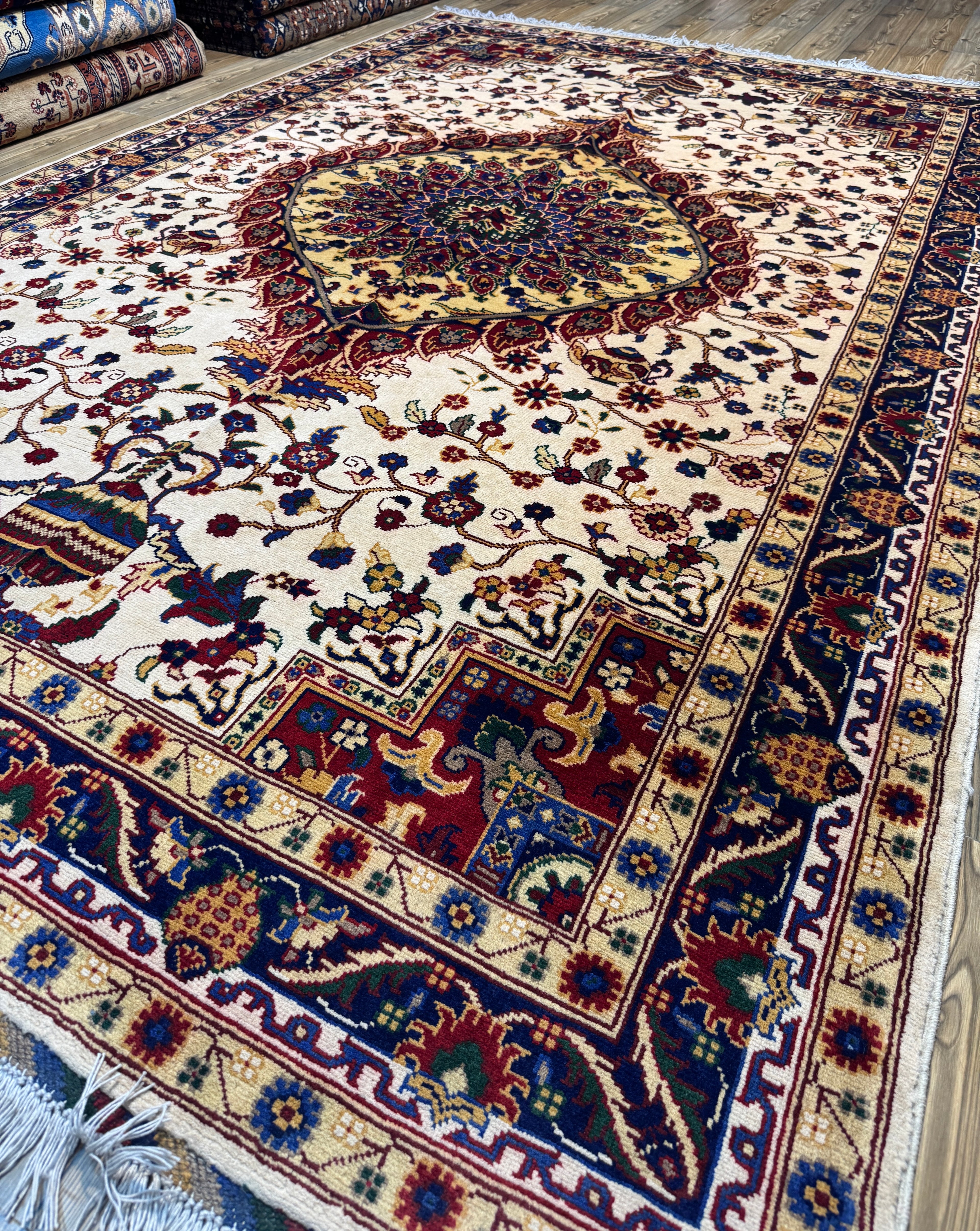 Tabriz-Style – Ivory Floral Medallion II (Afghan-Woven)