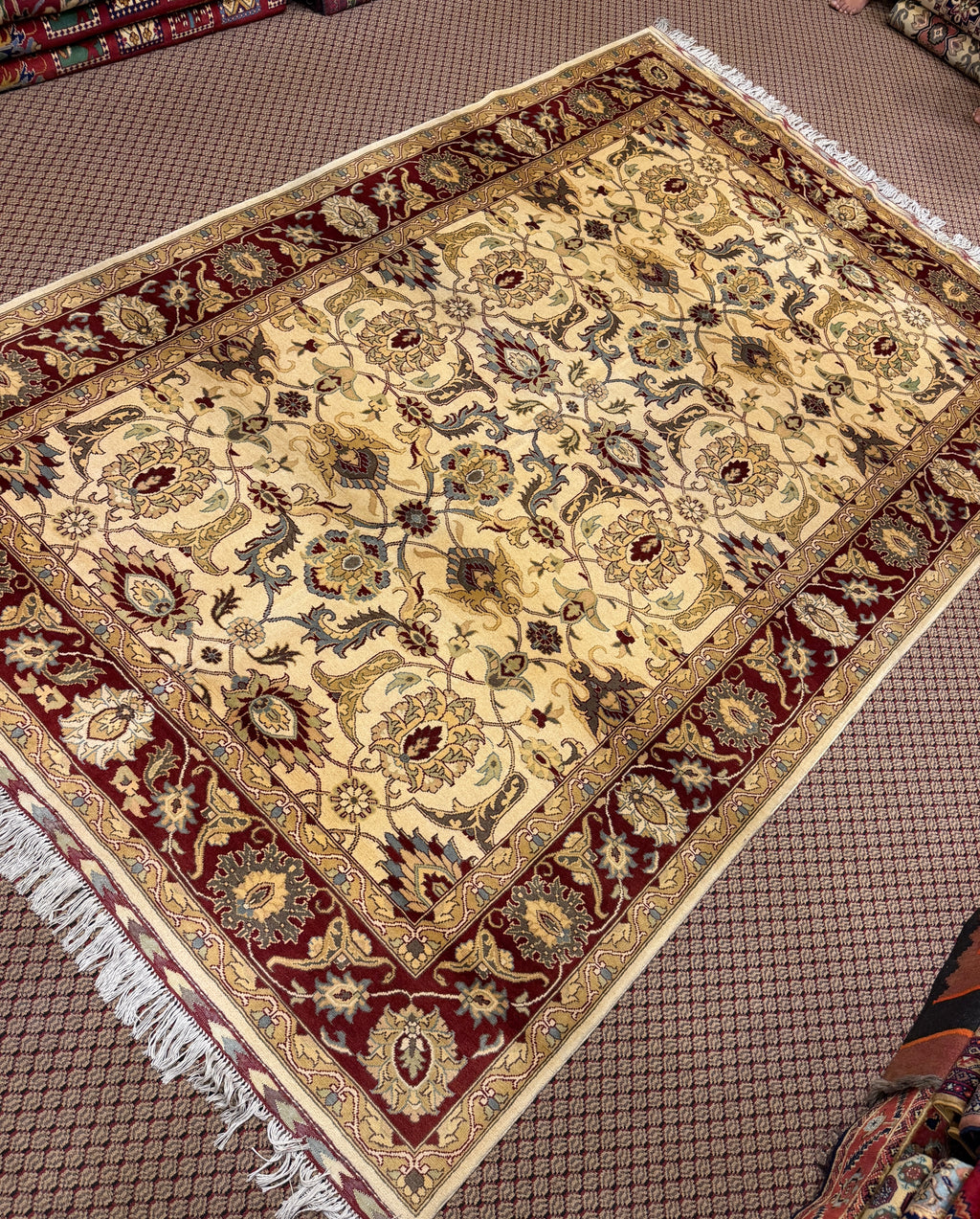 Agra – Ivory & Burgundy Floral Vine