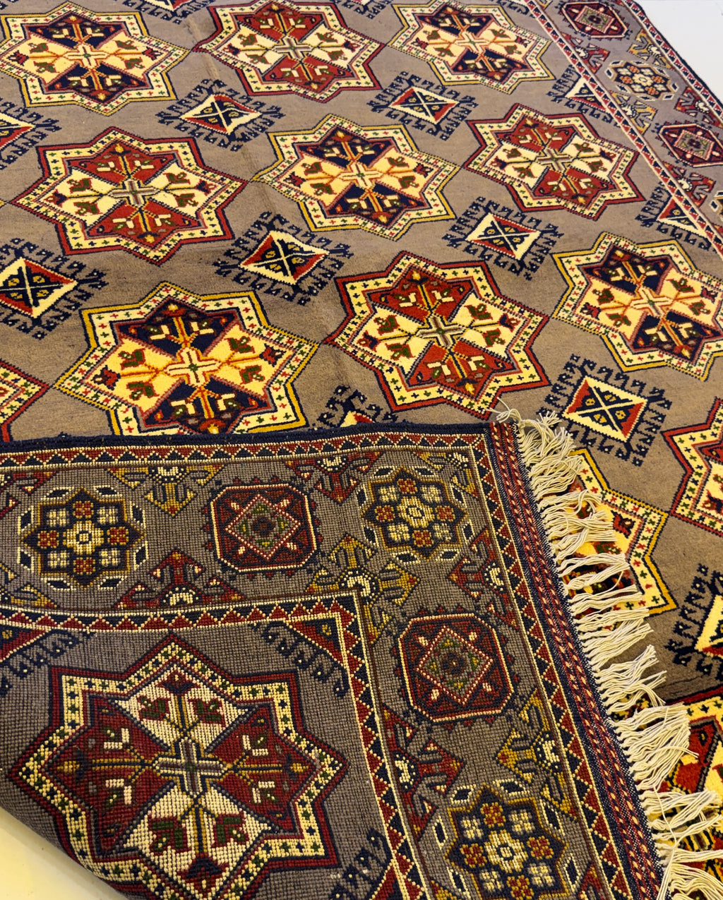 Handmade Bokhara Rug – Gray & Burgundy Star Medallion, Afghan Wool 5x7 (1.5m x 2m)